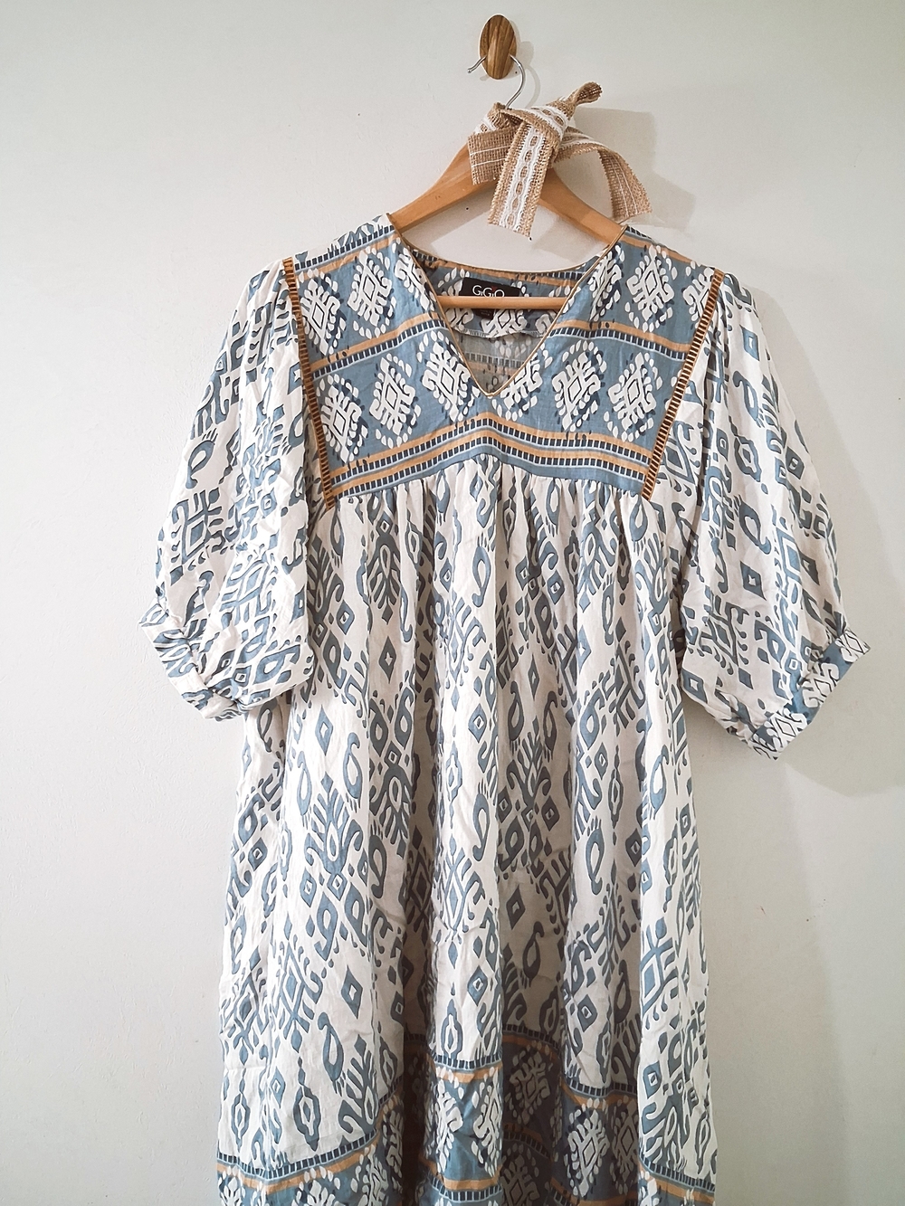 Gigio Made For The West Blue & White Boho Embroidered Puff Sleeve V-Neck Dress
